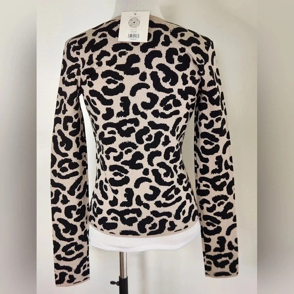 NWT || LITA by CIARA || cheetah print v neck sweater - Picture 4 of 6